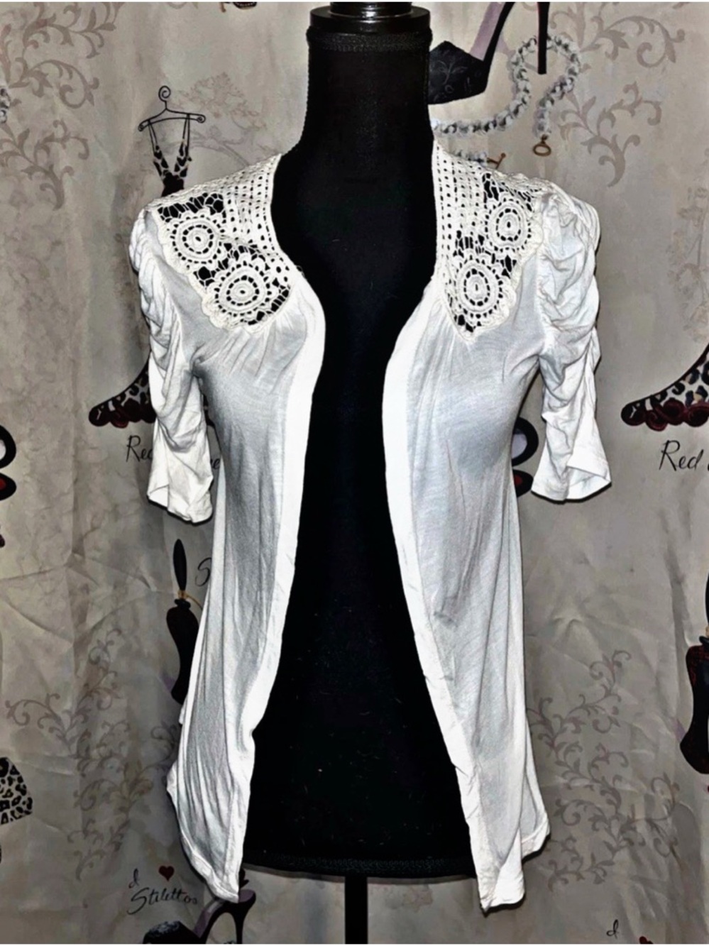 Women’s Tango Mango size small white open cardigan, crocheted detail